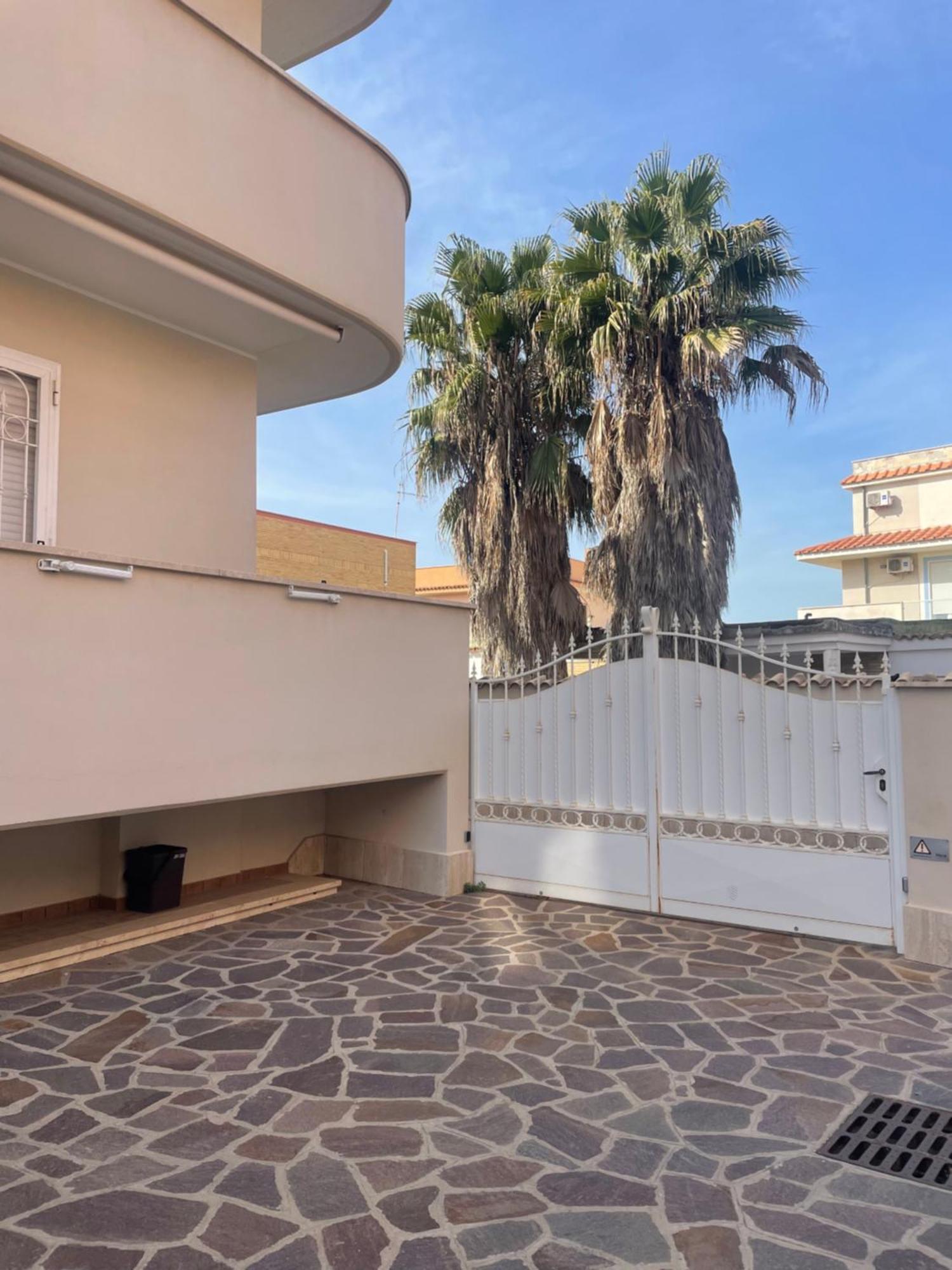 Home With Parking Near The Airport And Beach Fiumicino Exterior foto